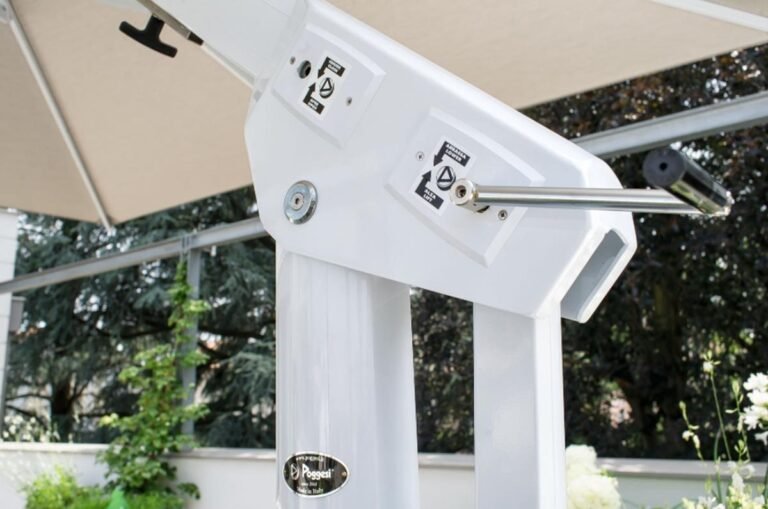 Poggesi cantilever umbrella